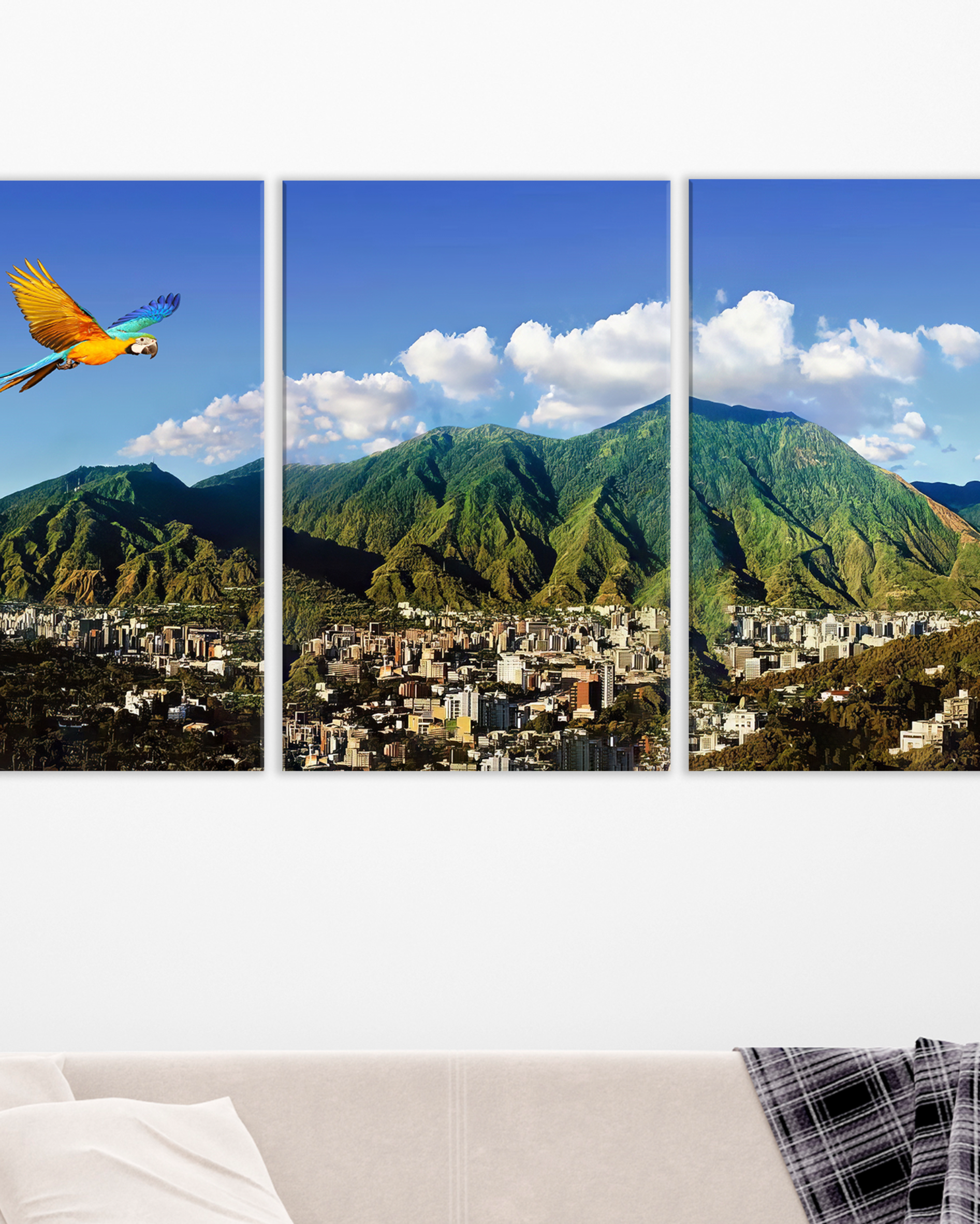 Cuadro Tríptico de El Ávila con Guacamaya – Caracas desde las Alturas